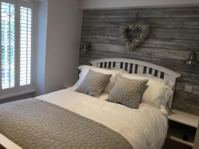 Гостиница Riverside Suites Llangollen  Лланголлен